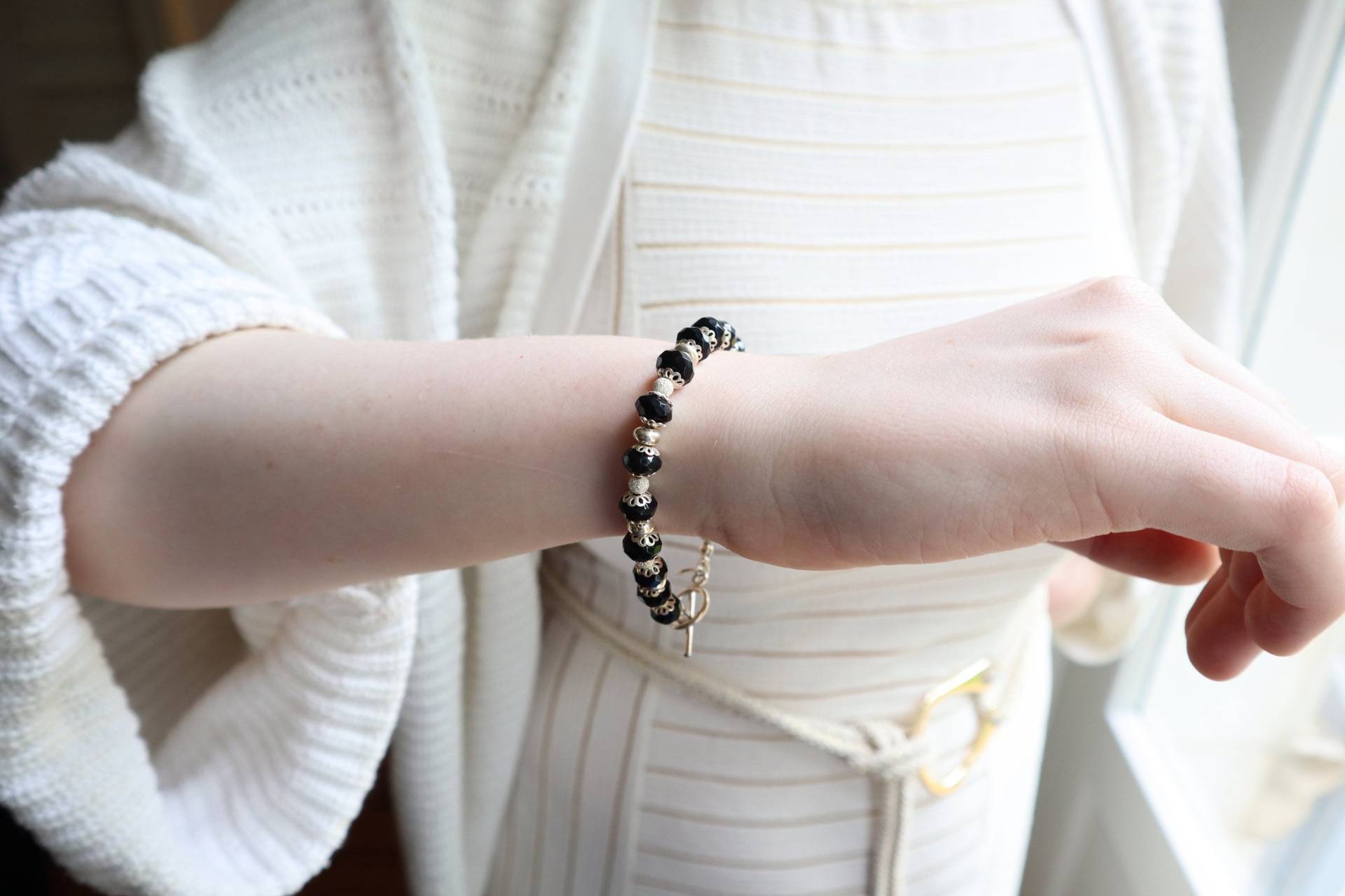 Elegantes Armband Aus 925Er Silber Und Schwarzem Onyx Elegantes Armband Aus 925Er Silber Und Schwarzem Onyx von FantasjaCreations
