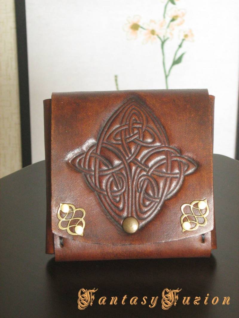 Keltisch Viktorianisch Mittelalter Mode Leder Beutel Karten Und Geldscheine Brieftasche Keltisch Viktorianisch Mittelalter Mode Leder Beutel Karten Und Geldscheine Brieftasche von FantasyFuzion
