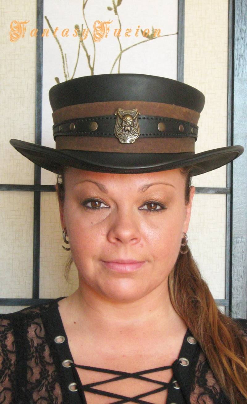 Piratenhut // Steampunk Pirat Gold Hunter Cosplay/Totenkopf Leder Kurzer Zylinder Hut 2 Töne Piratenhut // Steampunk Pirat Gold Hunter Cosplay/Totenkopf Leder Kurzer Zylinder Hut 2 Töne von FantasyFuzion