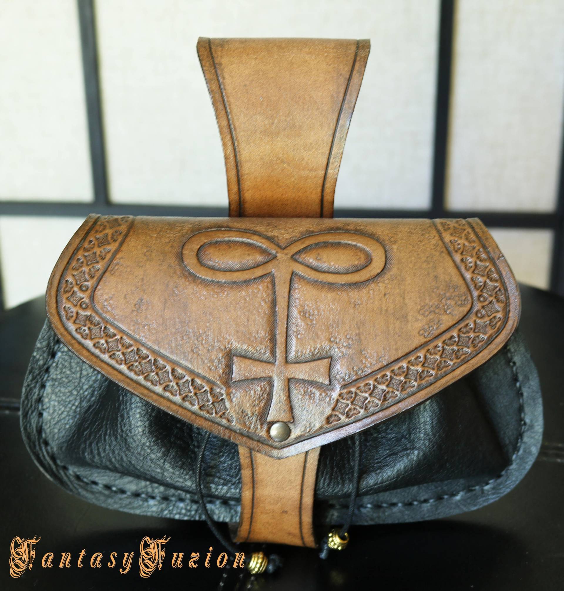 Zauberer Leder Gürteltasche // Mittelalter Larp Kostüm Heiler Alchemistentasche Druide Kleine Ledertasche Zauberer Leder Gürteltasche // Mittelalter Larp Kostüm Heiler Alchemistentasche Druide Kleine Ledertasche von FantasyFuzion