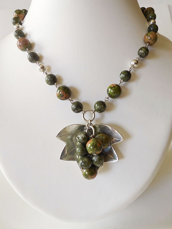 Exklusiv Kette Unakit Und Epidot Mit 925Er Silber Exklusiv Kette Unakit Und Epidot Mit 925Er Silber von FanyRey