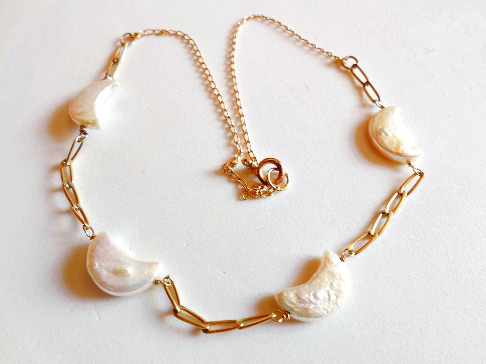 Halbmond Perlenkette Und Ketten Goldfilled 14K Halbmond Perlenkette Und Ketten Goldfilled 14K von FanyRey