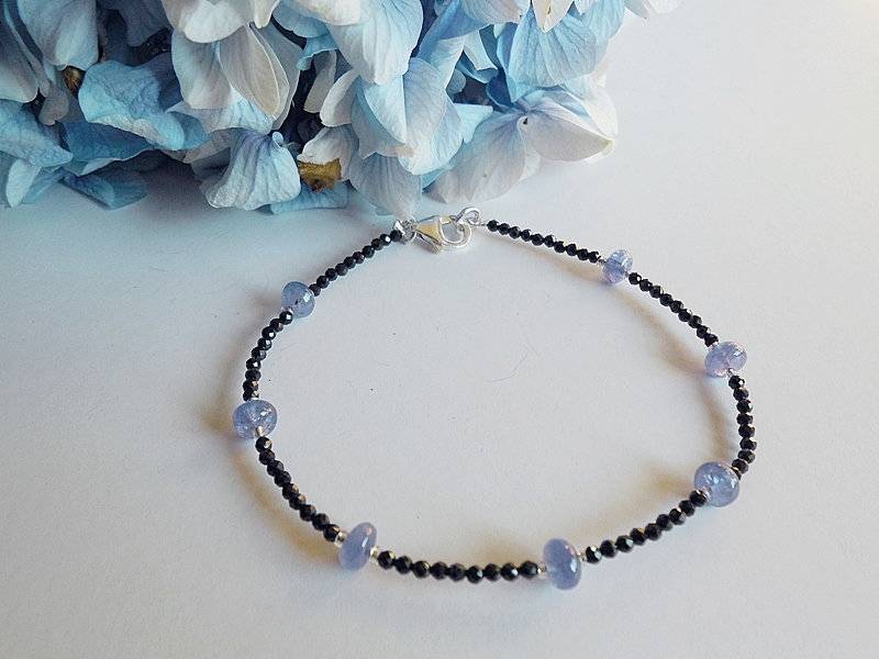 Natürliches Tanzanit Armband, Schwarzes Spinell Armband in 925 Sterling Silber von FanyRey