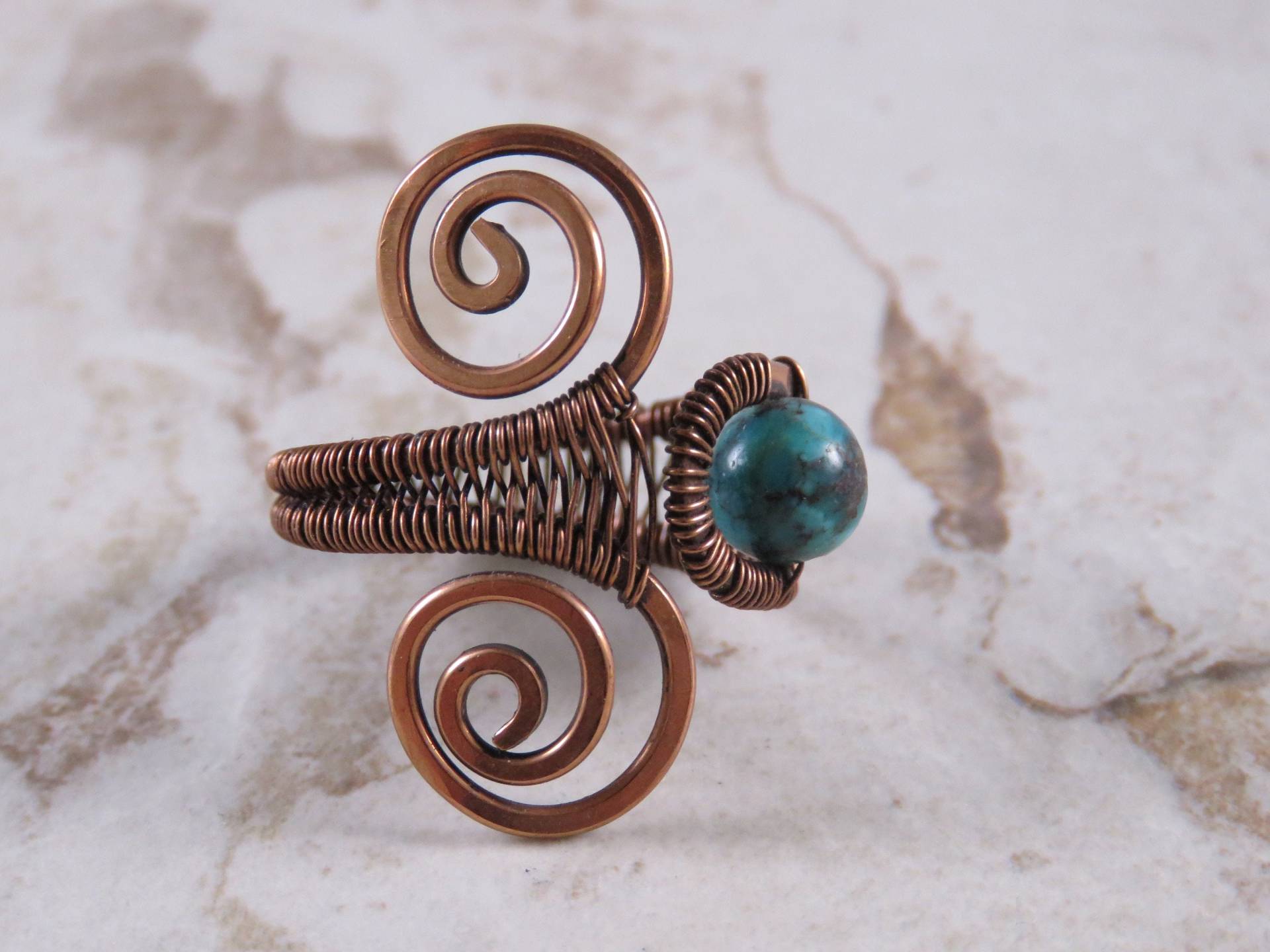 Handgeschmiedeter Türkis Ring Aus Kupferdraht von FarOutCreations