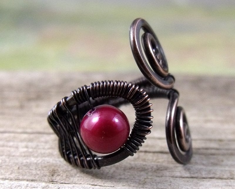 Kupferring Mit Kirschroter Perle von FarOutCreations