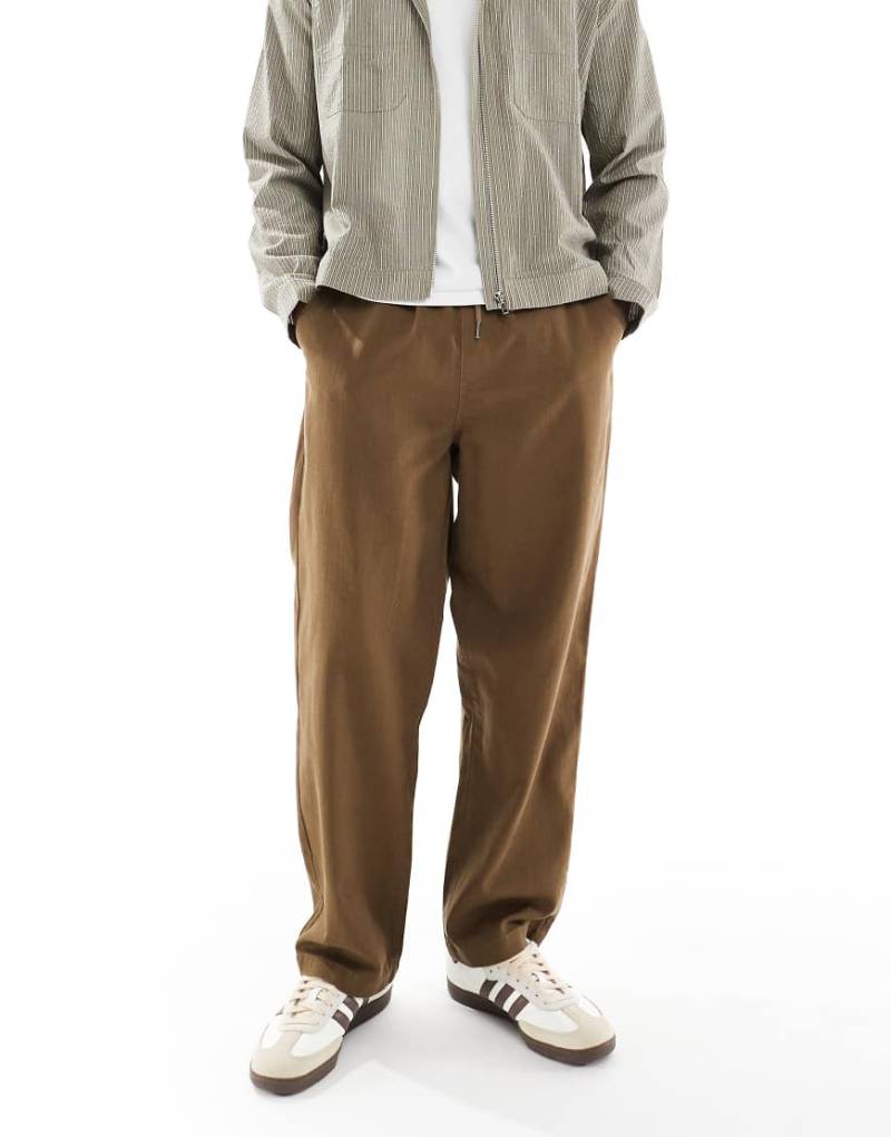 Farah - Greenport - Hose in Braun mit Tunnelzug-Brown von Farah