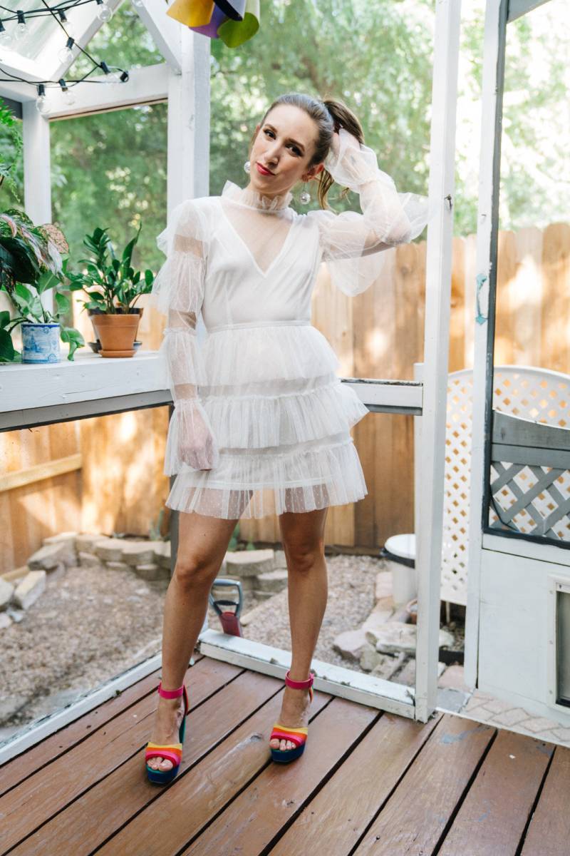 Petite Weiße Rüschen Mesh Kleid von FarahArray