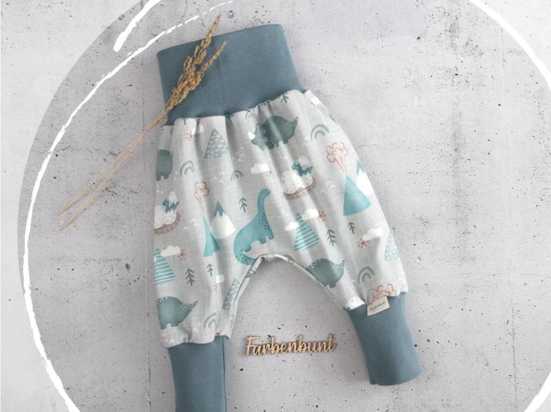 Pumphose "Dinos Im Winter" | Baby Mit Dinos Mitwachshose Für Kinder Hose Jungen Geburstgeschenk von Farbenbunt