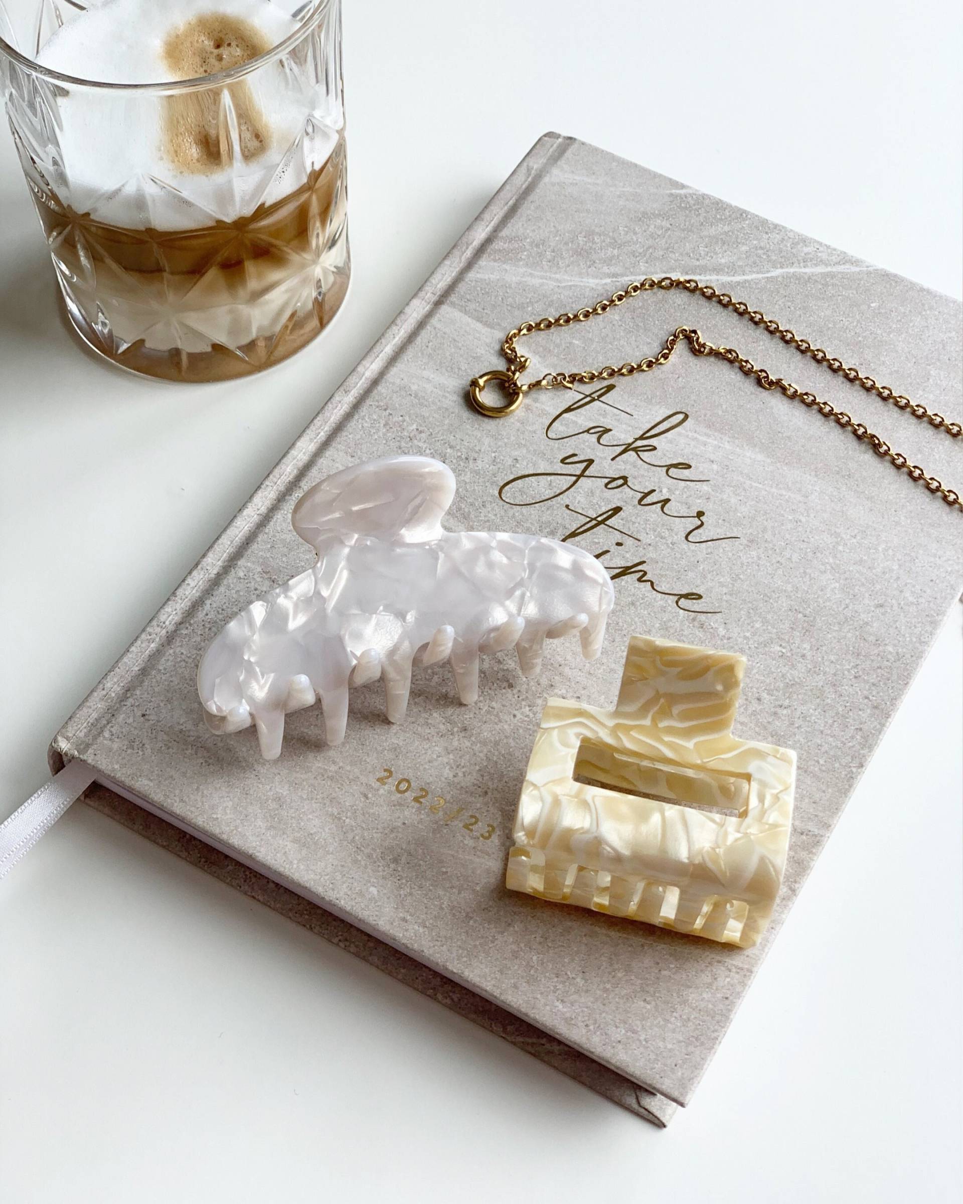 Haarklammer 2Er Set | Haarspange Klein Und Groß Haarstyling Hair Clip Haar Accessoire Geschenkidee Für Sie Für Jeden Haartyp Haarklammer 2Er Set | Haarspange Klein Und Groß Haarstyling Hair Clip Haar Accessoire Geschenkidee Für Sie Für Jeden Haartyp von FarbenfrohDesignShop