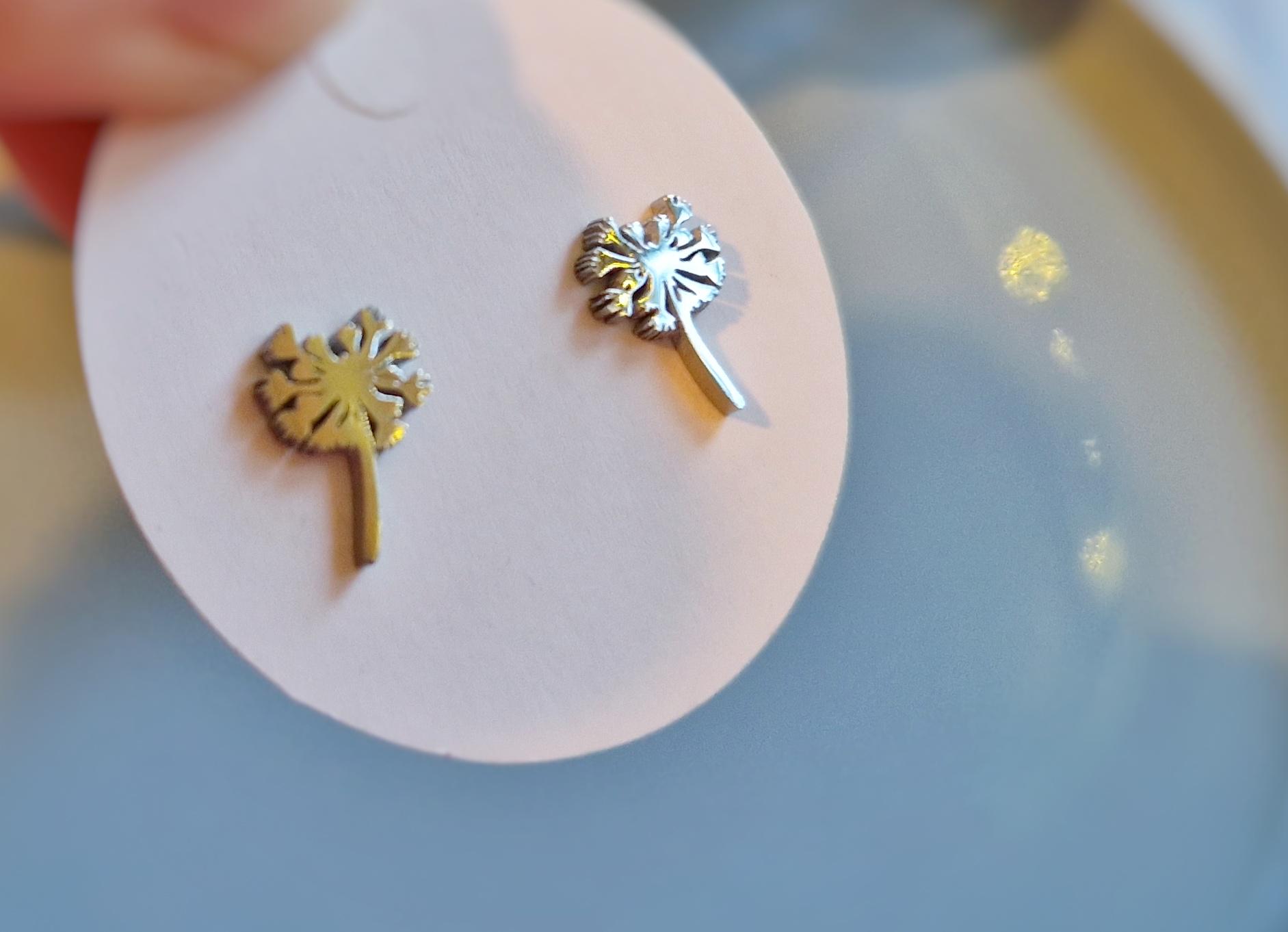 Kleine Goldene & Silberne Edelstahl-Ohrstecker Pusteblume - Wünsch Dir Was Glück Blume Zuversicht Wunsch Kleine Goldene & Silberne Edelstahl-Ohrstecker Pusteblume - Wünsch Dir Was Glück Blume Zuversicht Wunsch von Farbensinn
