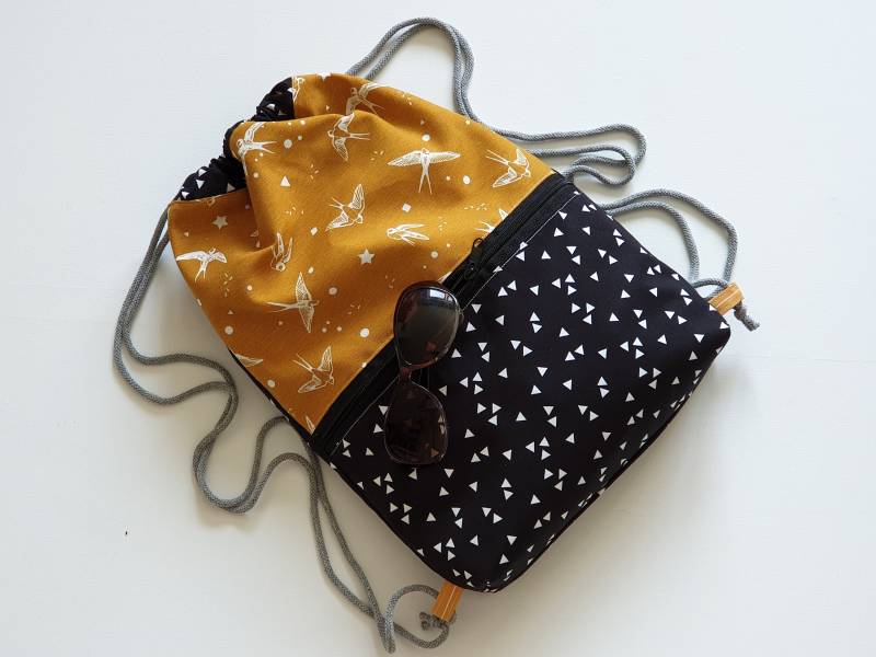 Turnbeutel Reißverschluss Wasserabweisend Rucksack Damen Schwalben Senfgelb Schwarz von FareimliHandmadeShop