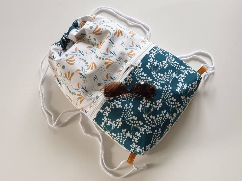 Turnbeutel Wasserabweisend Mit Reißverschlussfach Rucksack Damen Blumenmuster Senfgelb Petrol von FareimliHandmadeShop