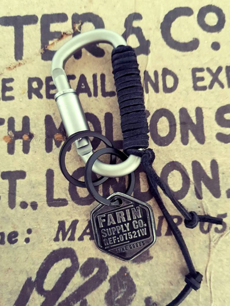 Aluminium-Karabiner-Schlüsselanhänger, Schlüsselanhänger. Herren-Accessoires, Cafe Racer, Schlüsselanhänger, Biker, Metall-Schlüsselanhänger Aluminium-Karabiner-Schlüsselanhänger, Schlüsselanhänger. Herren-Accessoires, Cafe Racer, Schlüsselanhänger, Biker, Metall-Schlüsselanhänger von FarinSupply
