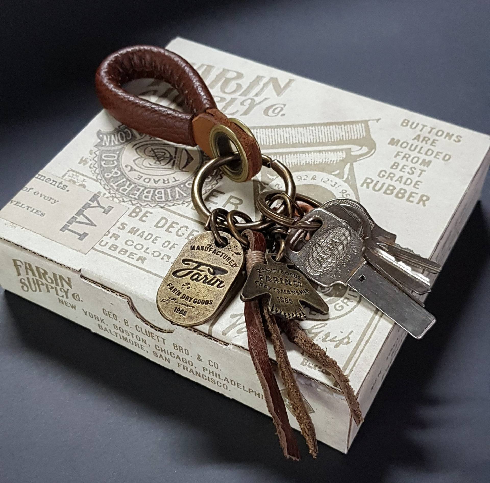 Leder-Schlüsselanhänger, Schlüsselring, Herren-Accessoires, Cafe Racer, Riders, Schlüssel, Workwear, Schlüsselanhänger, Biker, Meta-Schlüsselanhänger Leder-Schlüsselanhänger, Schlüsselring, Herren-Accessoires, Cafe Racer, Riders, Schlüssel, Workwear, Schlüsselanhänger, Biker, Meta-Schlüsselanhänger von FarinSupply