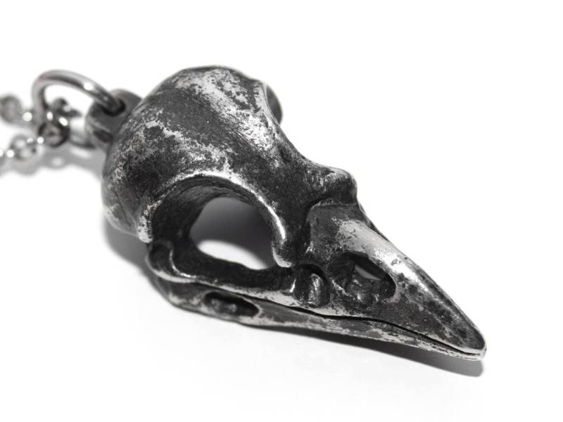 Antiqued Dohle Schädel-Anhänger-Halskette von Farjil