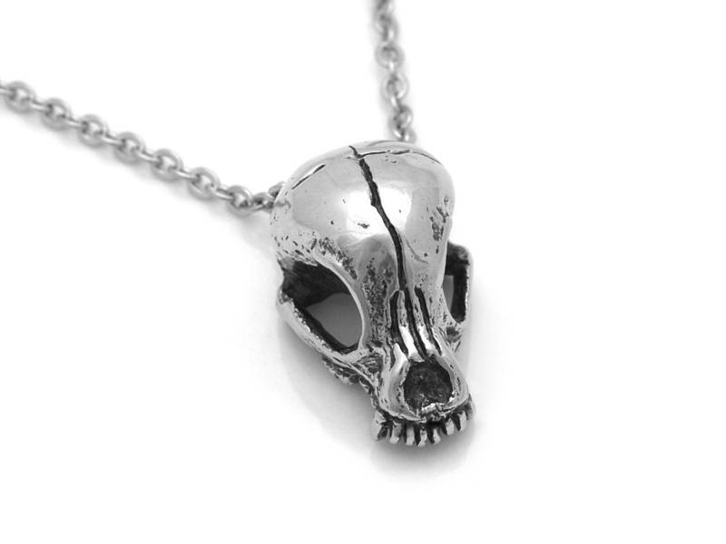 Chihuahua Schädel Anhänger Halskette, Handgemachter Hund Schmuck von Farjil