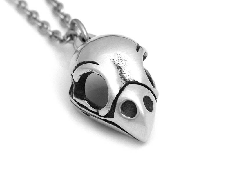 Dompfaff Schädel Halskette, Pyrrhula Schmuck in Zinn von Farjil