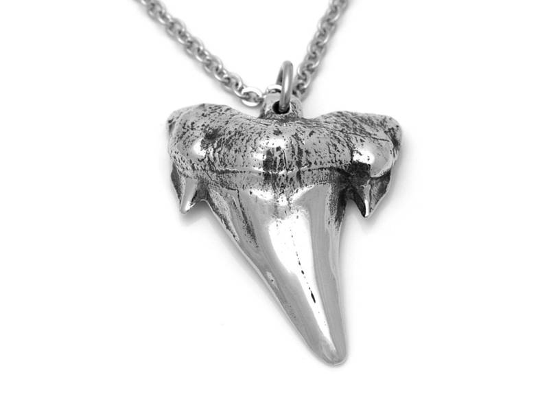 Große Haifischzahn-Halskette, Strand-Schmuck, Ozean-Charme, Tieranhänger von Farjil