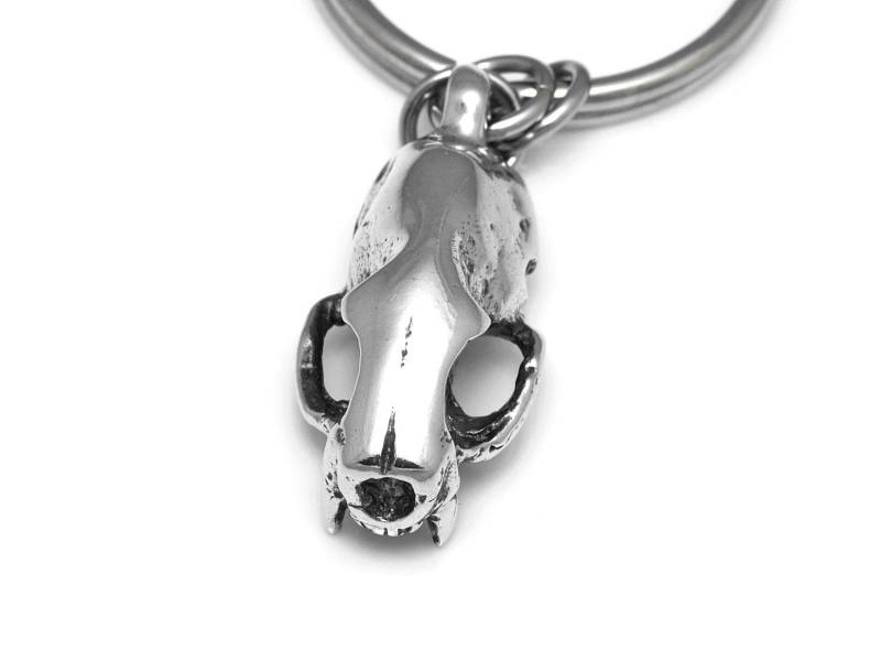 Metall Wiesel Schädel Schlüsselbund, Poliert Zinn, Hand Geschnitzte Tier Anhänger von Farjil