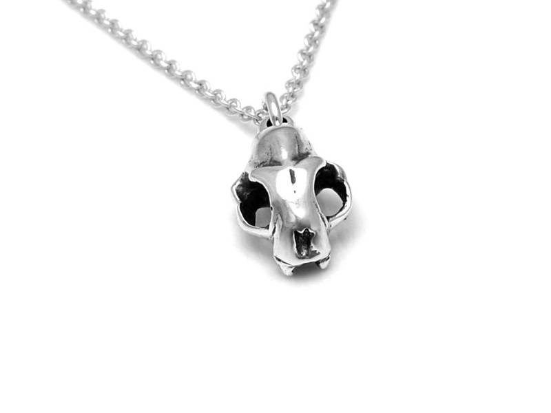 sterling Silber Kleine Katze Schädel Charme Halskette, Handgemachte Tier Schmuck von Farjil