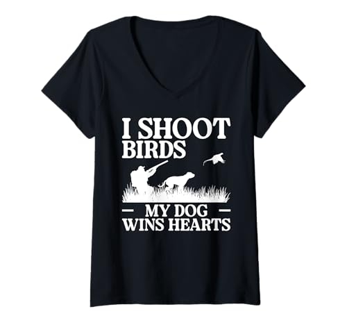 Damen I Shoot Birds My Dog Wins Hearts Pheasant Hunting T-Shirt mit V-Ausschnitt Damen I Shoot Birds My Dog Wins Hearts Pheasant Hunting T-Shirt mit V-Ausschnitt von Fasan Jagd Design Idee