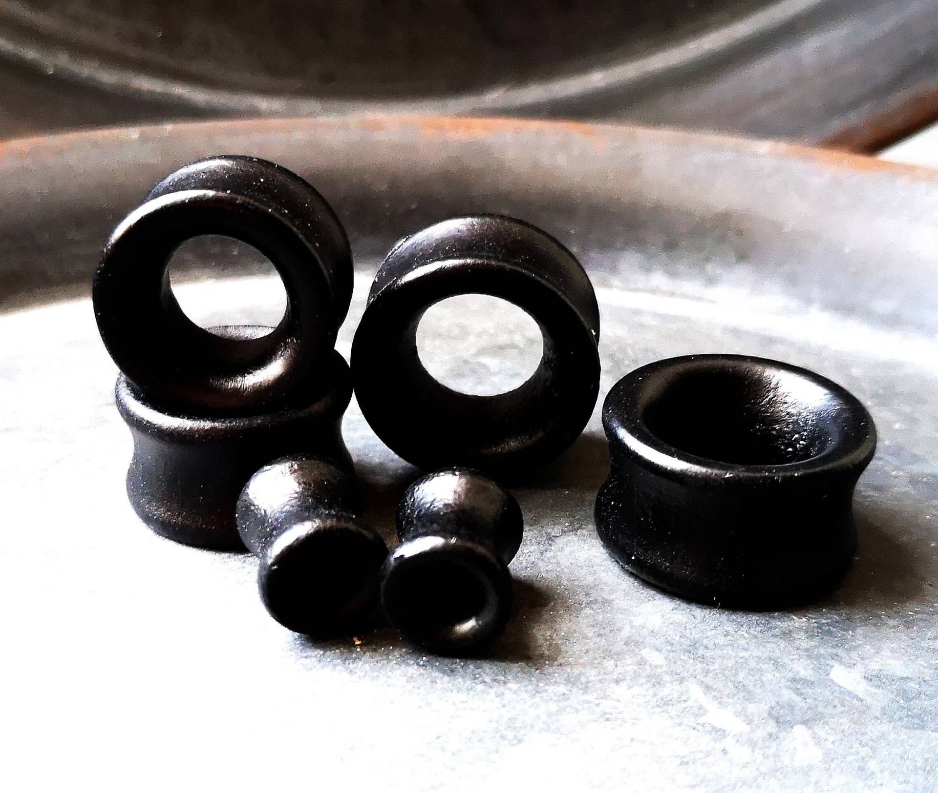 Tunnel, Flesh Plug, Ohrstecker, Holz, Schwarz von FascinumShopCOM