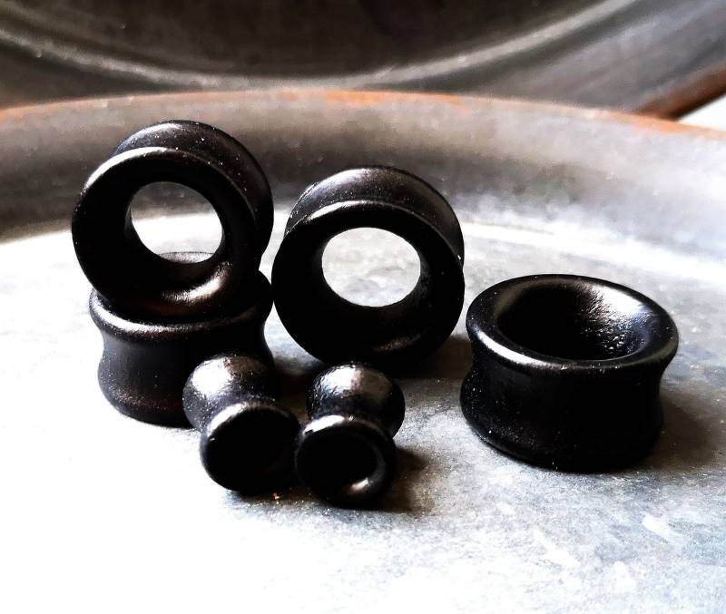 Tunnel, Flesh Plug, Ohrstecker, Holz, Schwarz von FascinumShopCOM