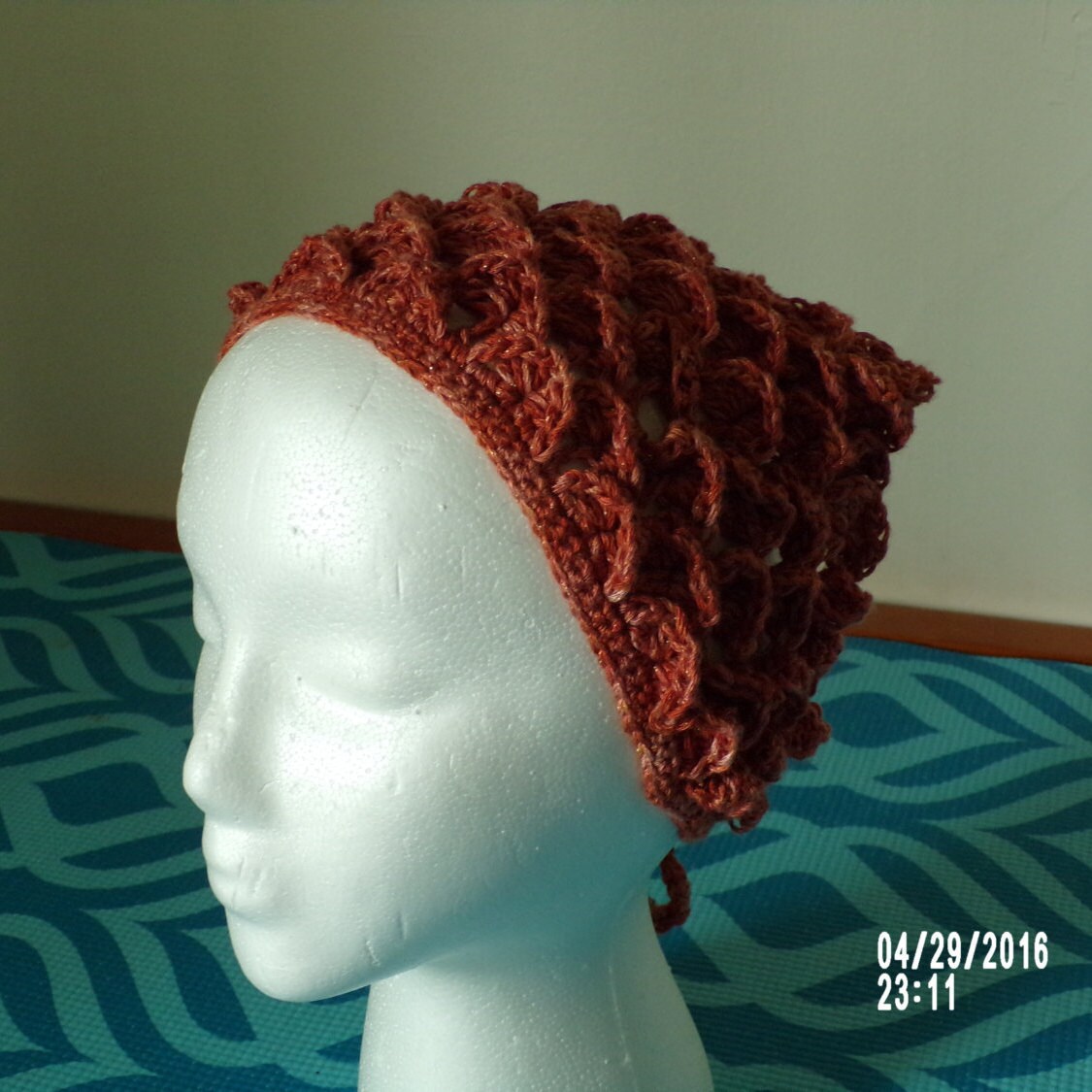 Dragon Scale Kerchief Dragon Scale Kerchief von FashioKnits