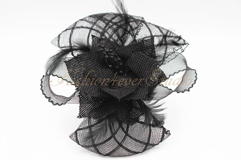 Schwarzes Headpiece, Blumen Fascinator, Feder Kopfschmuck, Broschen, Mit Haarspange Und Brosche Pin Back von Fashion4everStudio