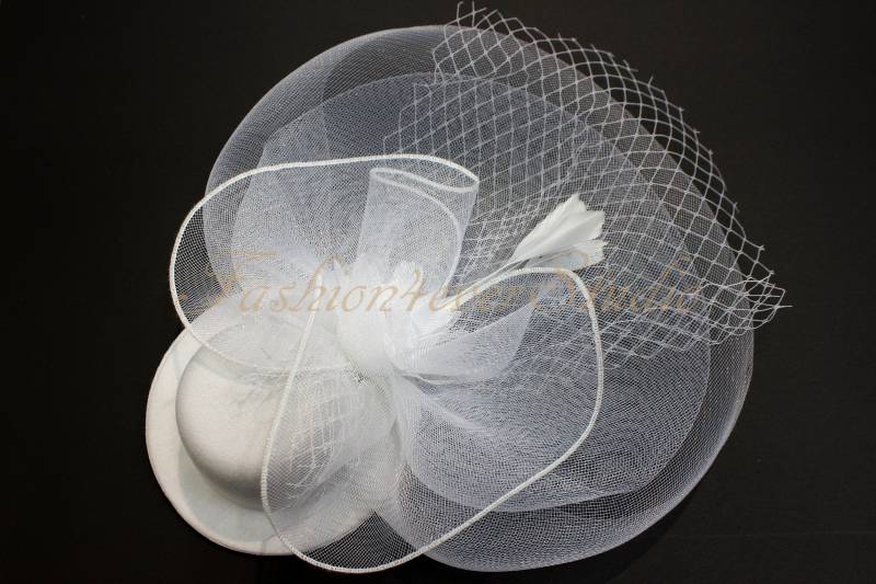 Weiß Kopfschmuck 12 Zoll, Blume Fascinator, Feder Kopfschmuck, Feder-Fascinator, Mit Haar-Clip Und Brosche Pin Zurück von Fashion4everStudio