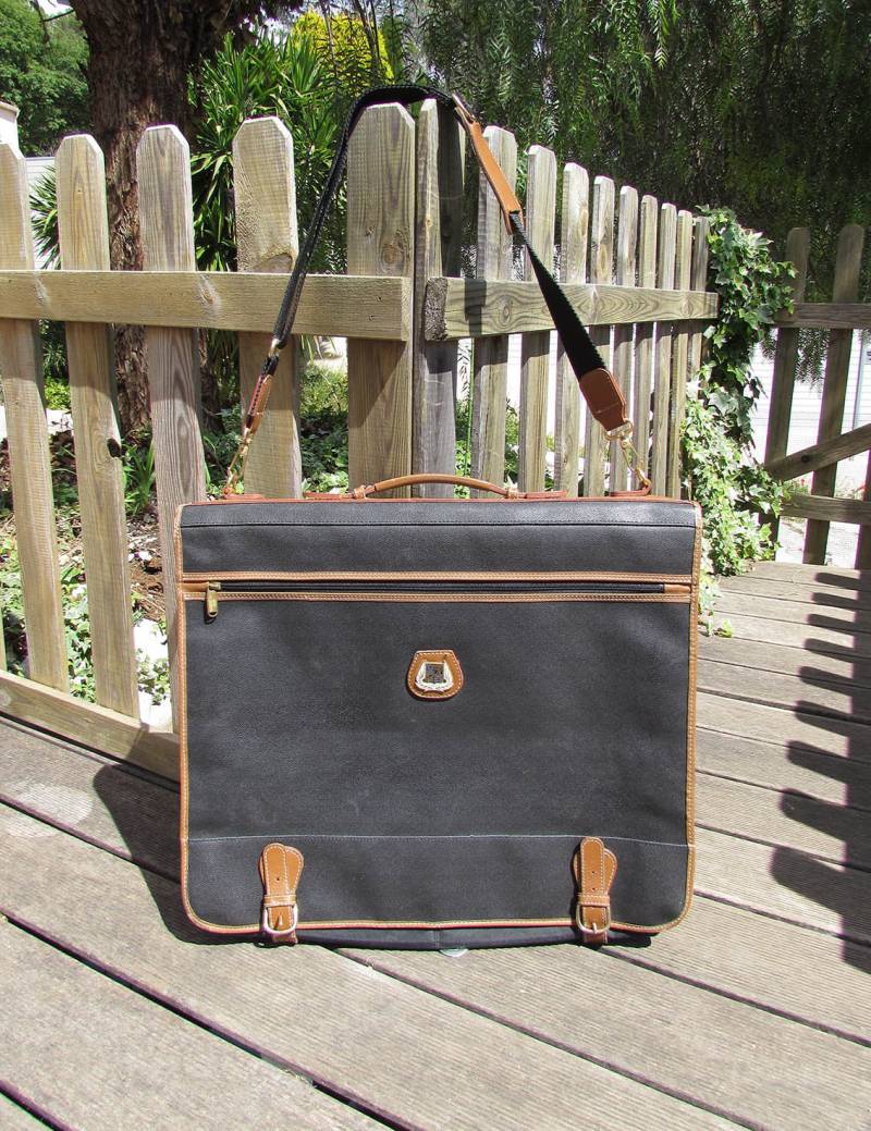 Vintage Lancel Lederanzug-Tragetasche Vintage Lancel Lederanzug-Tragetasche von FashionAdventures