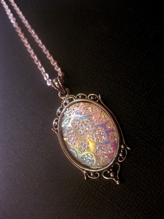 Silberrahmen Schillernde Multi Bunte Cabochon Anhänger Halskette - Glow Color Shift von FashionCrashJewelry