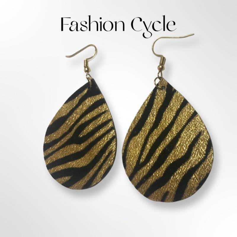 Tiger Streifen Leder Tropfen Ohrringe Tiger Streifen Leder Tropfen Ohrringe von FashionCycle