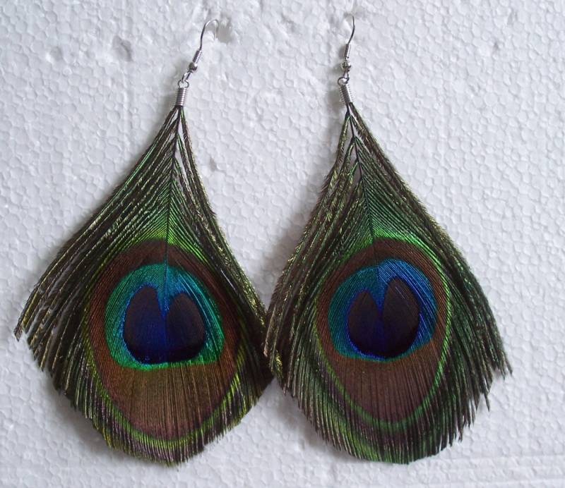 Getrimmte Pfauenfeder Ohrringe von FashionJools