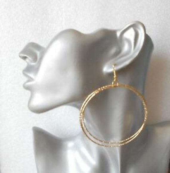 Gold Dreifacher Hoop Armreif Ohrringe - Pierced Oder Clip-On von FashionJools
