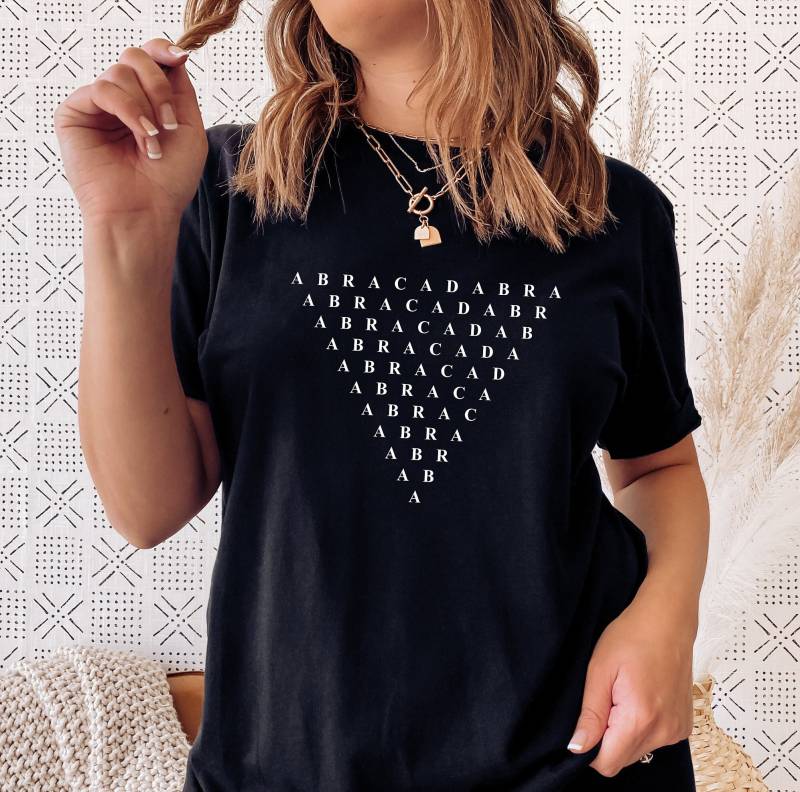 Abracadabra T-Shirt, Magic Tshirt, Damen Fun Cooles Trendy Everyday Funky T-Shirt Für Sie von FashionStreetApparel