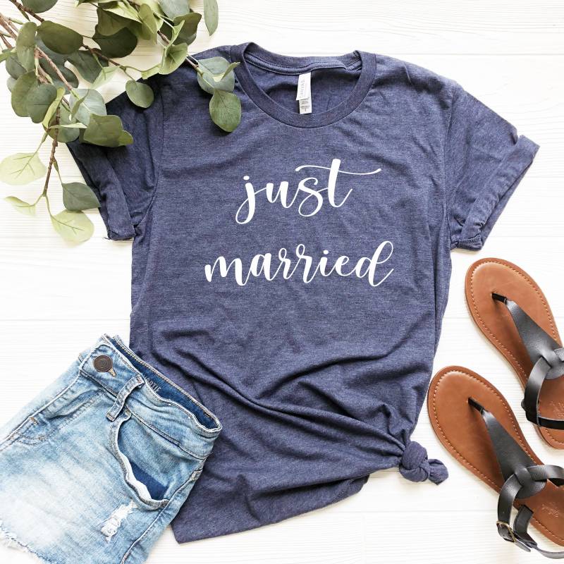 Gerade Verheiratet Shirt, Braut Hochzeit Tshirt, Shirts, Frau Zukunft Frisch Kader Frauen T von FashionStreetApparel
