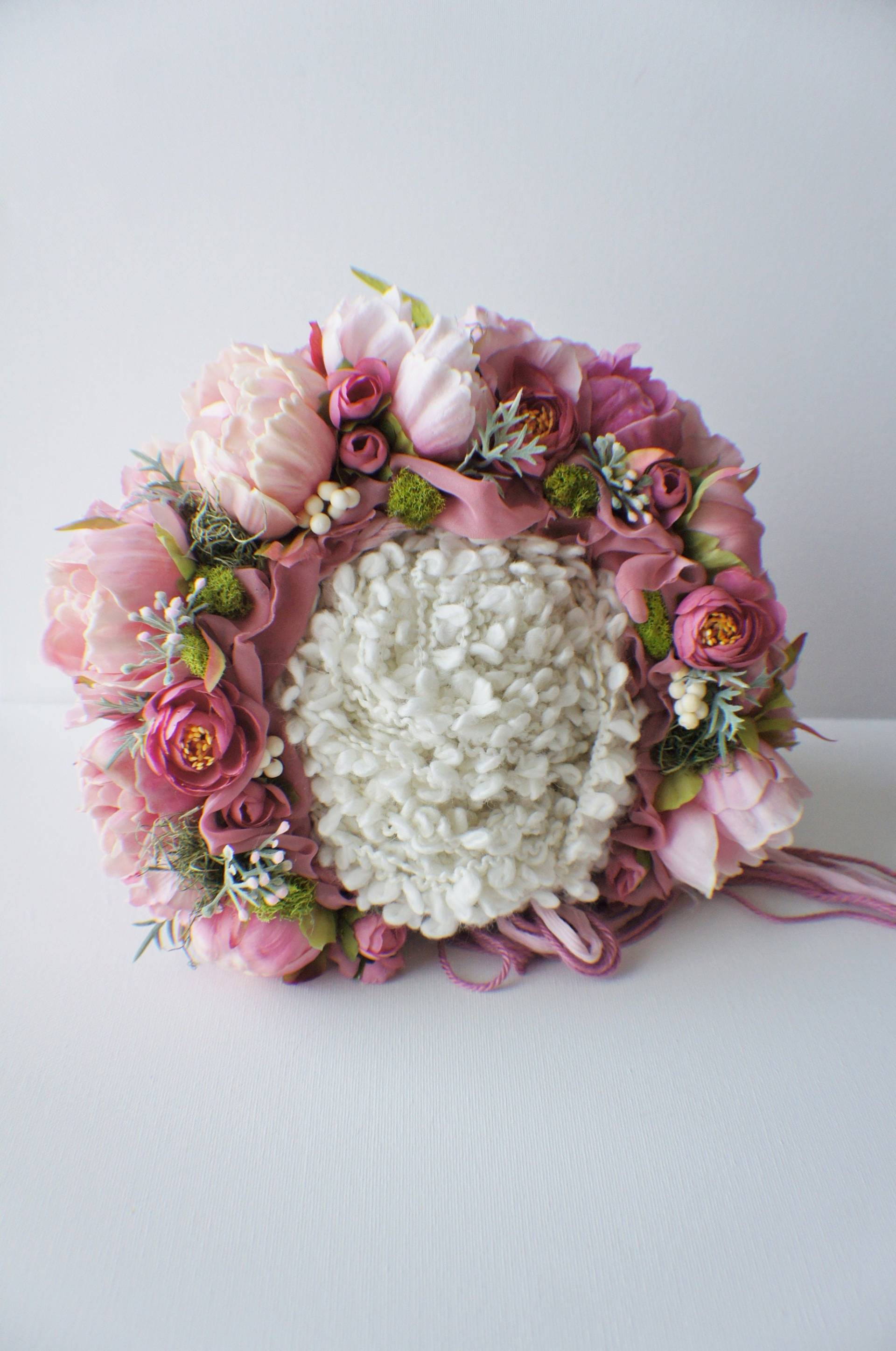 Baby Mütze Gestrickt Rosa Hortensie Neugeborenen Fotorequisite von FashionTouch