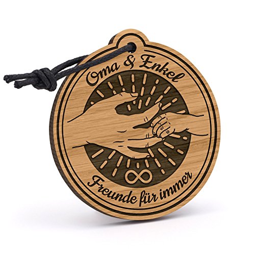 Fashionalarm Schlüsselanhänger Oma und Enkel - Freunde für Immer aus Holz mit Gravur | Geburtstag Geschenk Idee für Großmutter Geburt Baby Junge von Fashionalarm