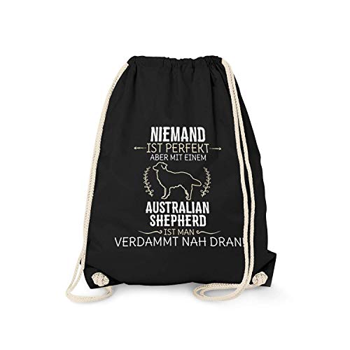 Fashionalarm Turnbeutel - Niemand ist perfekt - Australian Shepherd | Fun Rucksack mit Spruch Geburtstag Geschenk Idee Hundebesitzer Rasse Hund, Schwarz One Size von Fashionalarm