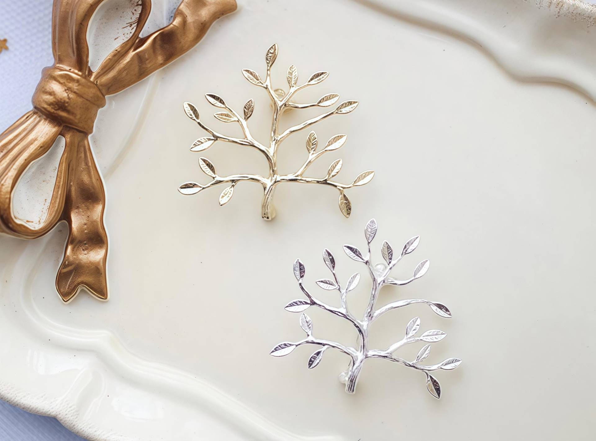 5 Stück Rohmessing Vergoldete Baum Brosche Cabochon von Fashionandantique