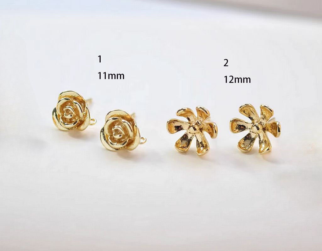 Blumen Ohrstecker - 18K Vergoldete Messing Handgefertigte 6 Stk von Fashionandantique