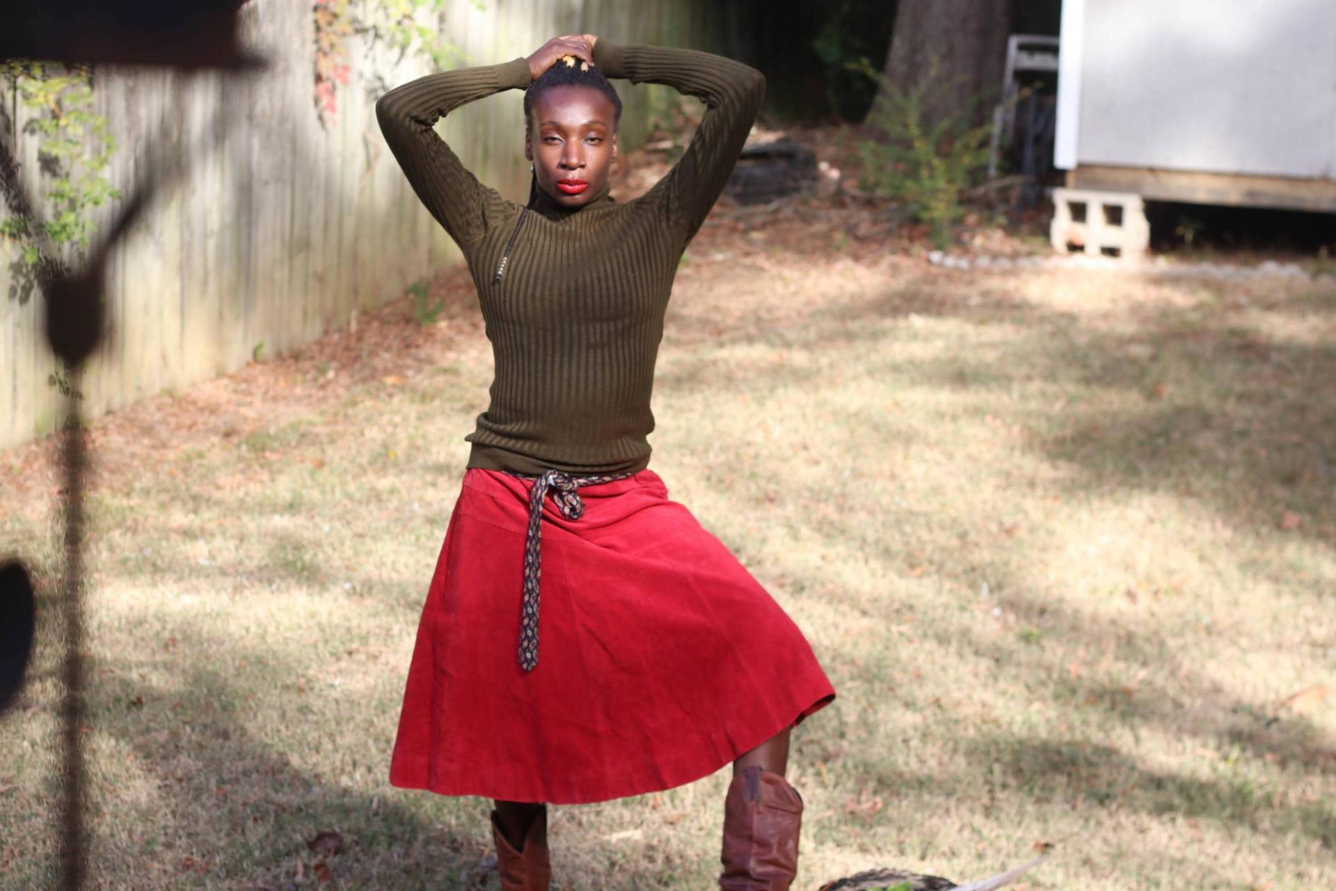 Vintage Roter Wildlederrock Midi A-Linie Size 12 100% Leder Statement Rock von FashionforFables