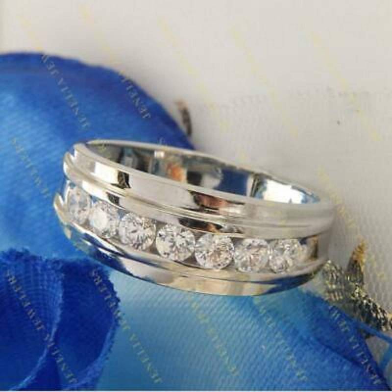 0, 50 Ct Rundschliff Diamant/Moissanit Ehering Ring Für Herren 14K Weißgold Finish 0, 50 Ct Rundschliff Diamant/Moissanit Ehering Ring Für Herren 14K Weißgold Finish von FashionjewelsArt