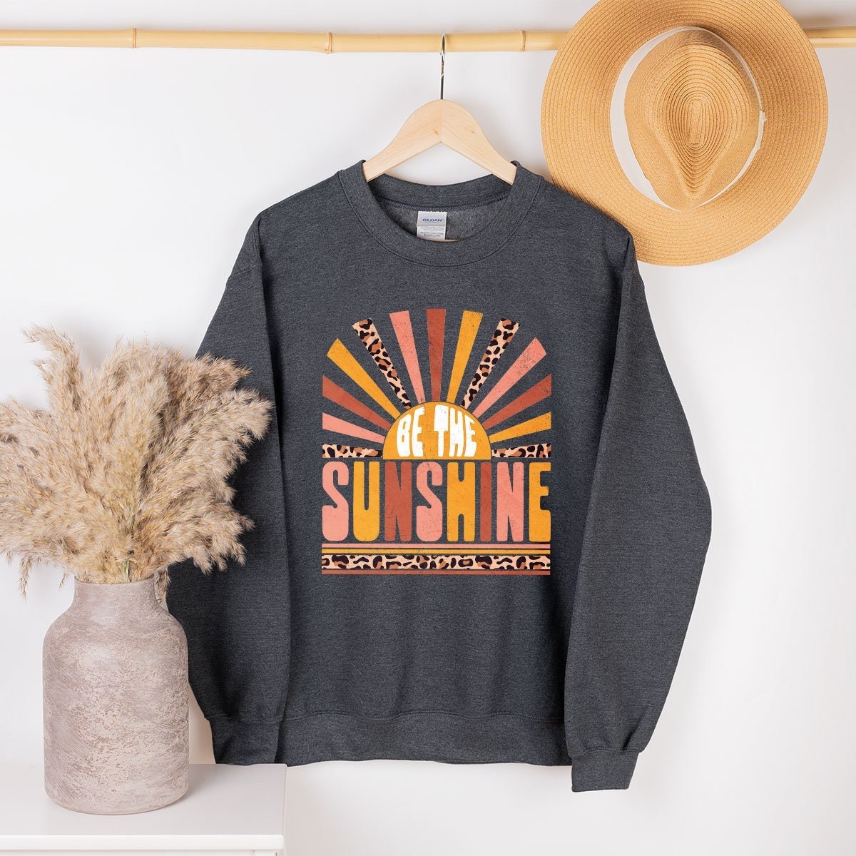 Sei Der Sonnenschein Sweatshirt, Retro Sonnen Sommer Frauen Vintage Grafik Motivations Shirt von FastCustomTees