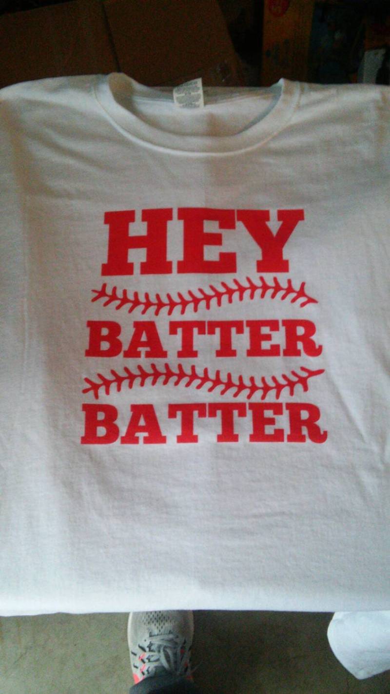 Hey Batter T-Shirts von FastTrackSports