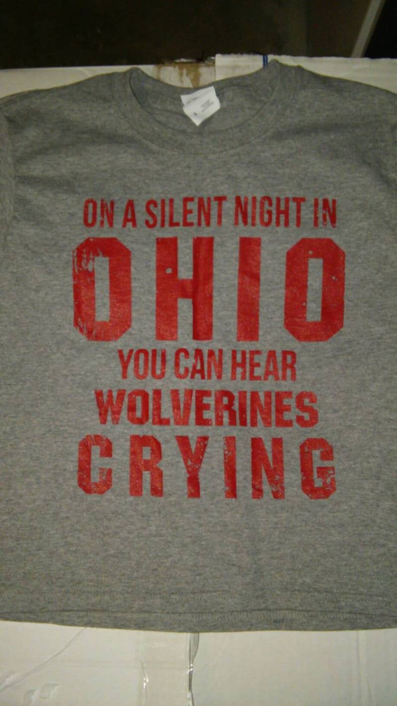 In Einer Stillen Nacht in Ohio T-Shirts von FastTrackSports