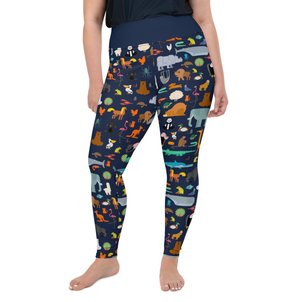 Alle Kreaturen Große Und Kleine Plus Size Leggings - Fat Cat Produktionen Tier Leggins Zoo Dschungel Ozean Hohe Taille Yoga Alle Kreaturen Große Und Kleine Plus Size Leggings - Fat Cat Produktionen Tier Leggins Zoo Dschungel Ozean Hohe Taille Yoga von FatCatProductionsCo