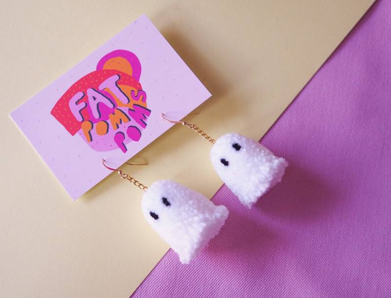 Geist Pom Ohrringe - Süßer Halloween Schmuck & Lustige Weihnachtsgeschenkidee Geist Pom Ohrringe - Süßer Halloween Schmuck & Lustige Weihnachtsgeschenkidee von FatPomPoms