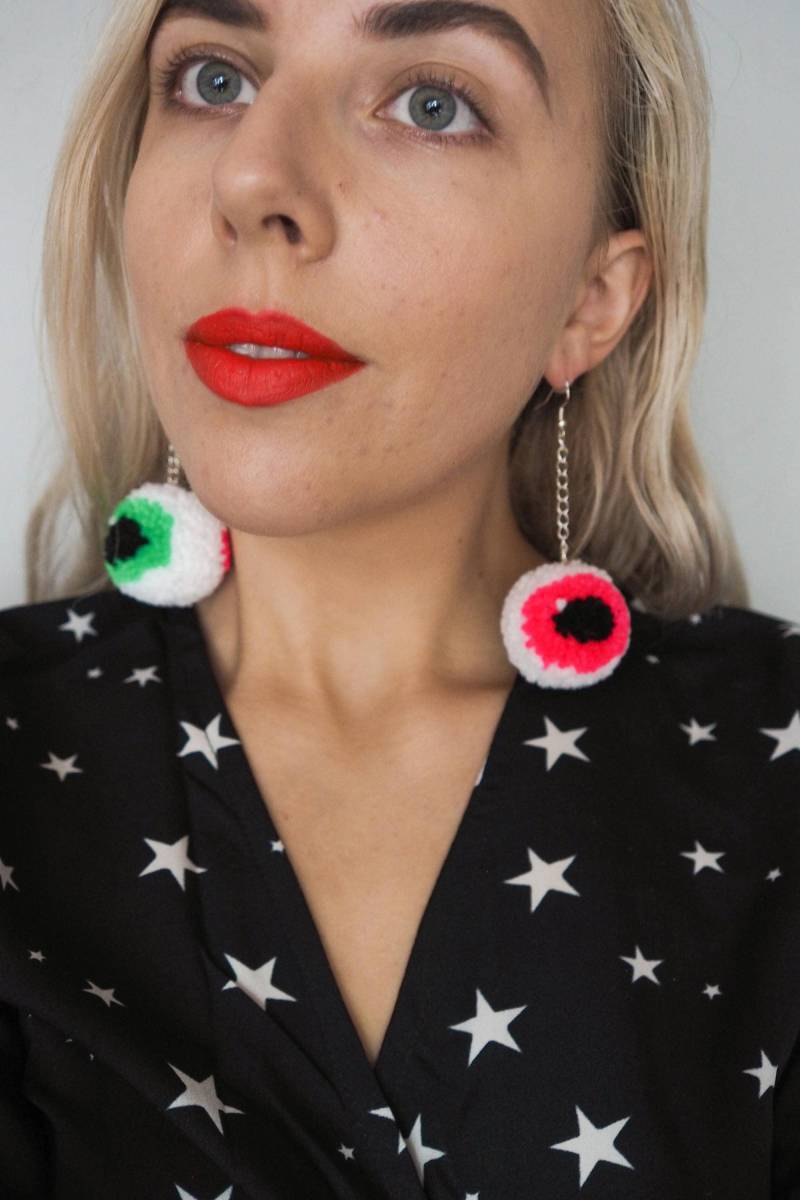 Halloween Augapfel Pom Ohrringe - Lustige Statement Schmuck & Weihnachtsgeschenk Idee Halloween Augapfel Pom Ohrringe - Lustige Statement Schmuck & Weihnachtsgeschenk Idee von FatPomPoms